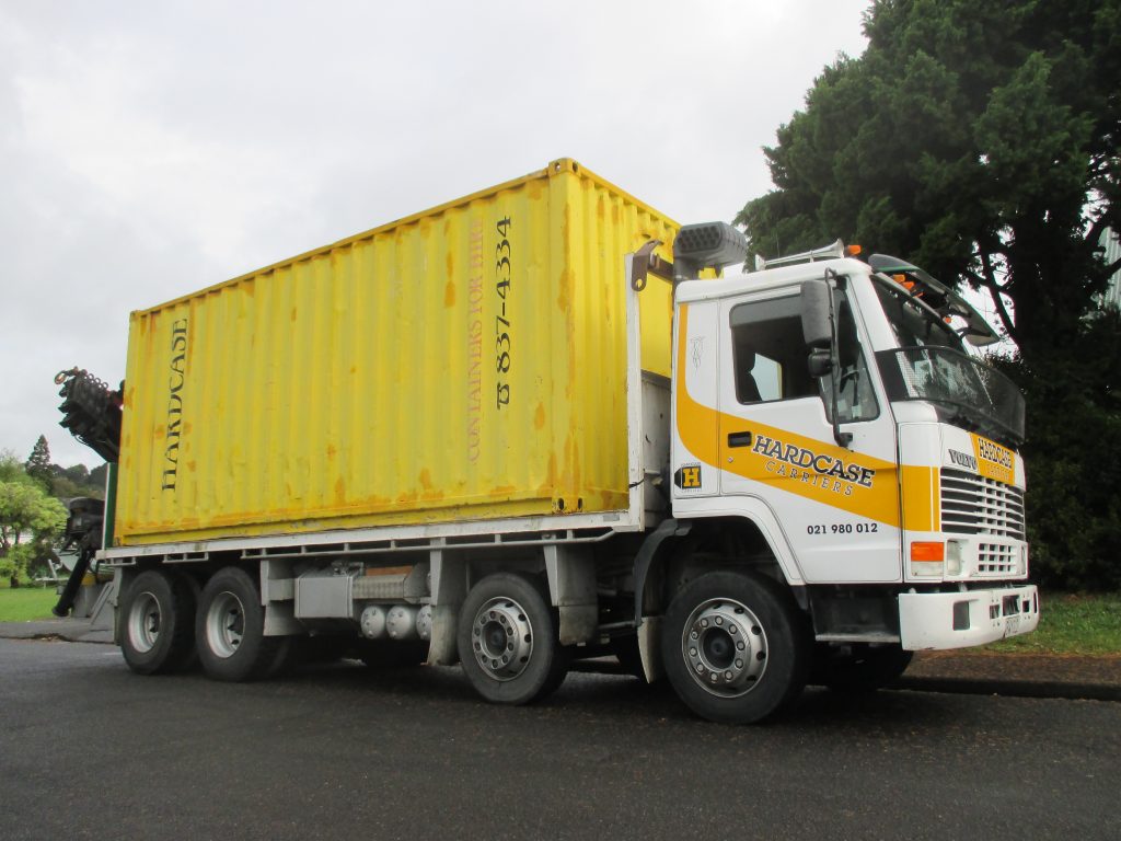 Truck and containers for hire in Henderson, Waitakere and cheaper transport with this truck and Hiab crane. Need to shift stuff? Hire our truck and crane in Waitakere for your boat, spa pool, builders shed or cabin, or our containers.